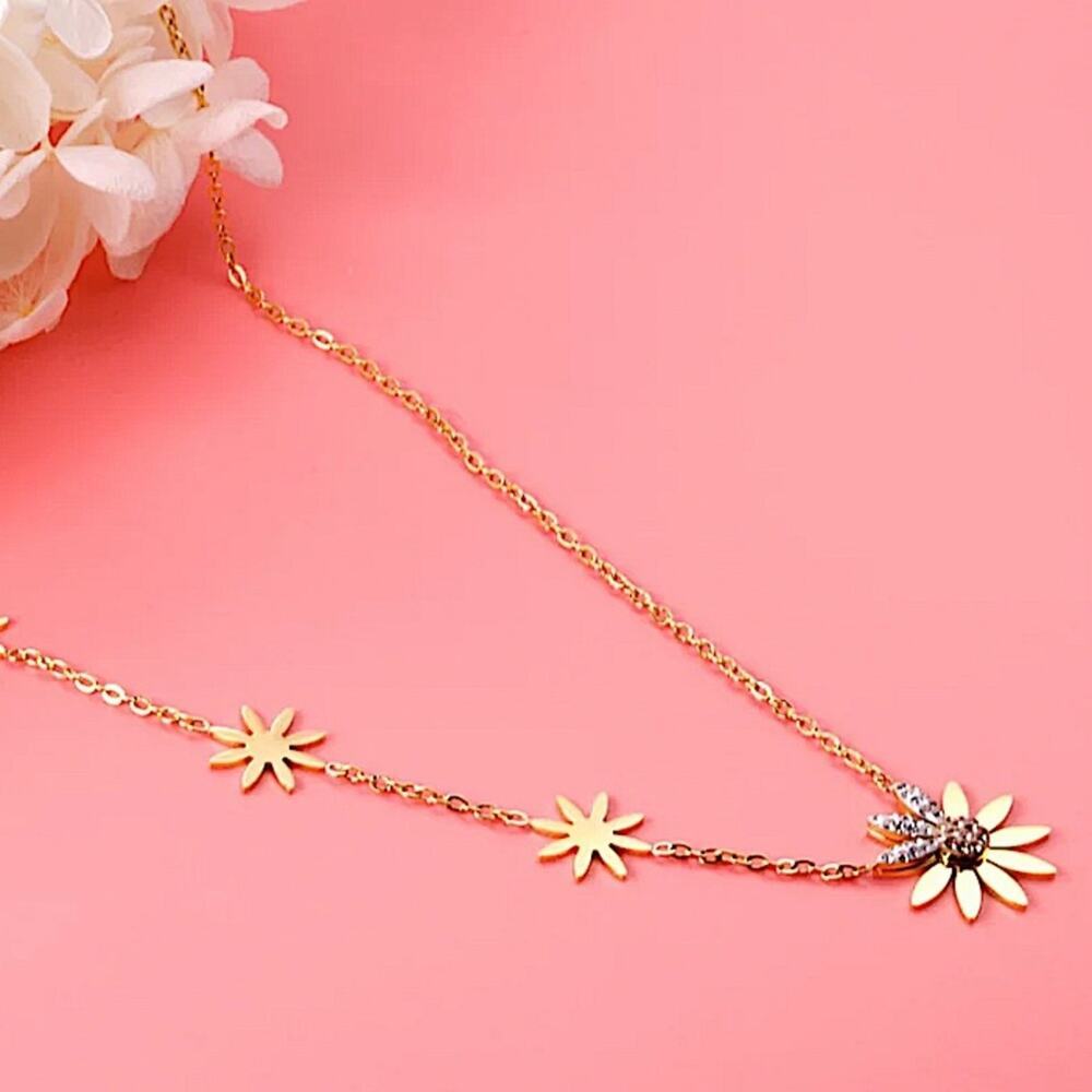 Gold Daisy Crystal Necklace, Sunflower, Stainless Steel, Flower Minimalist